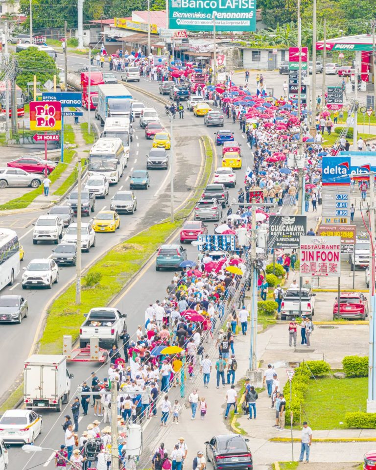 ciudadanos marcharon por reapertura mina de cobre panama de first quantum